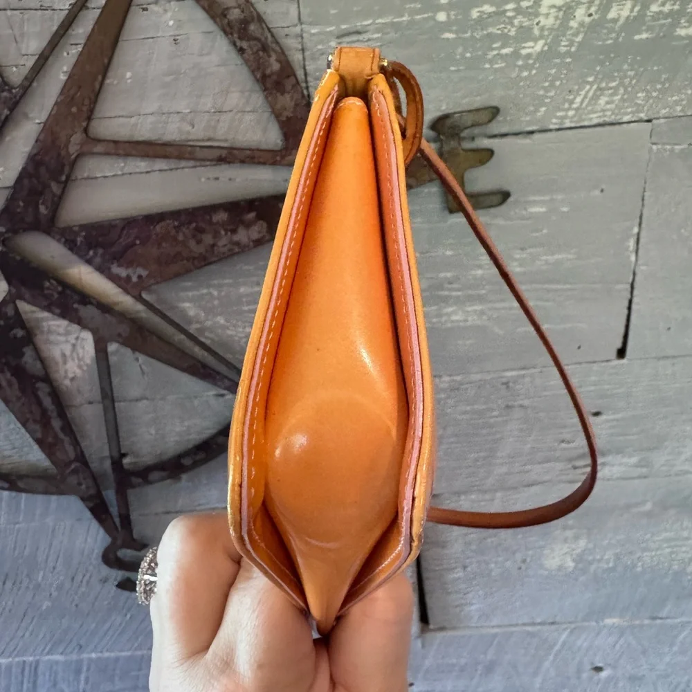 Louis Vuitton Vernis pochette - Picture 4 of 7